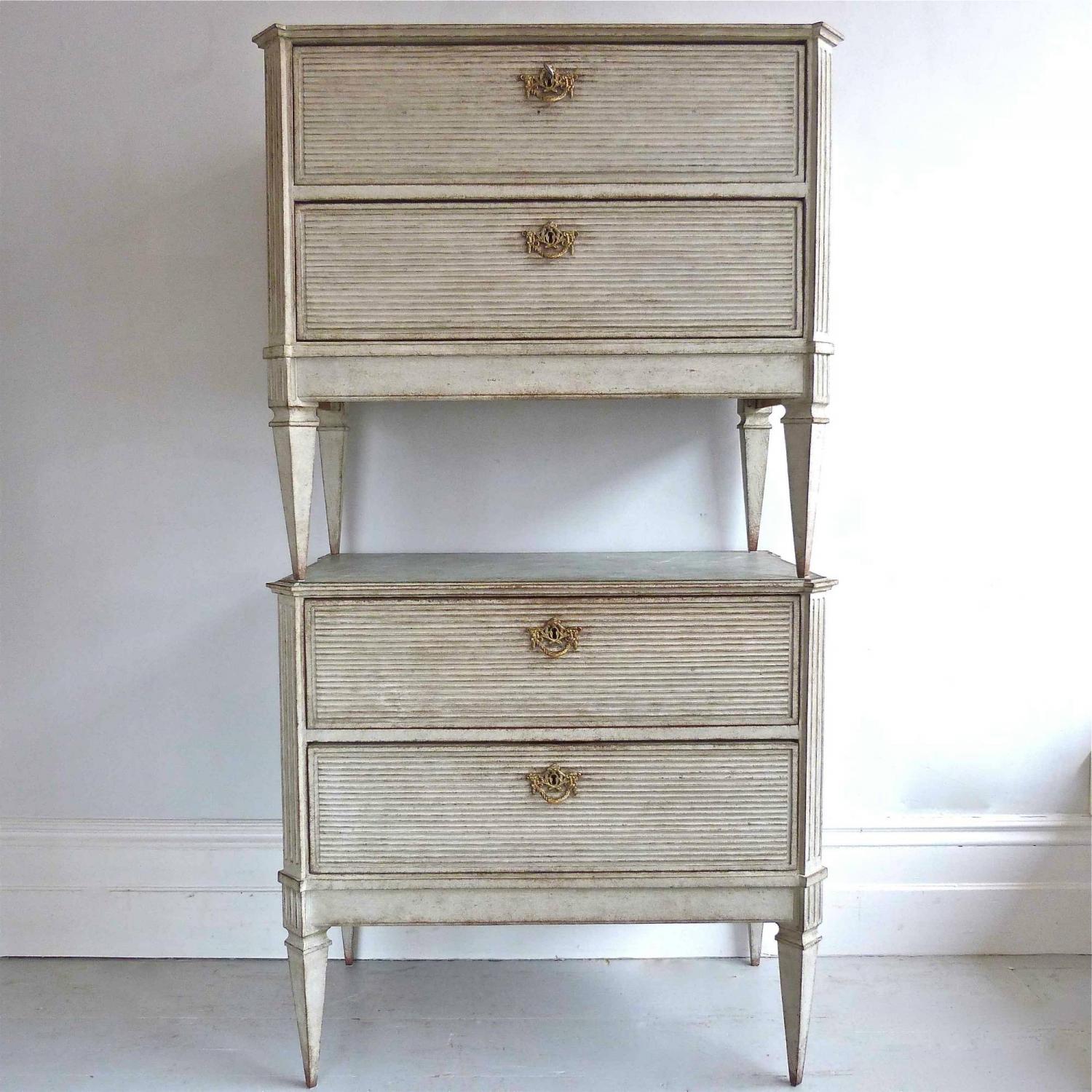 HANDSOME PAIR OF GUSTAVIAN STYLE BEDSIDE CHES