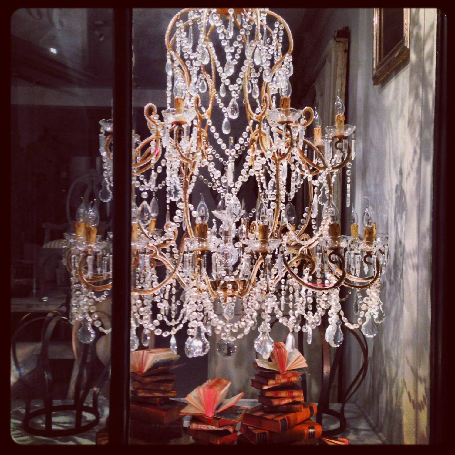 INCREDIBLE 5FT TALL BEADED & DROPLET CHANDELIER