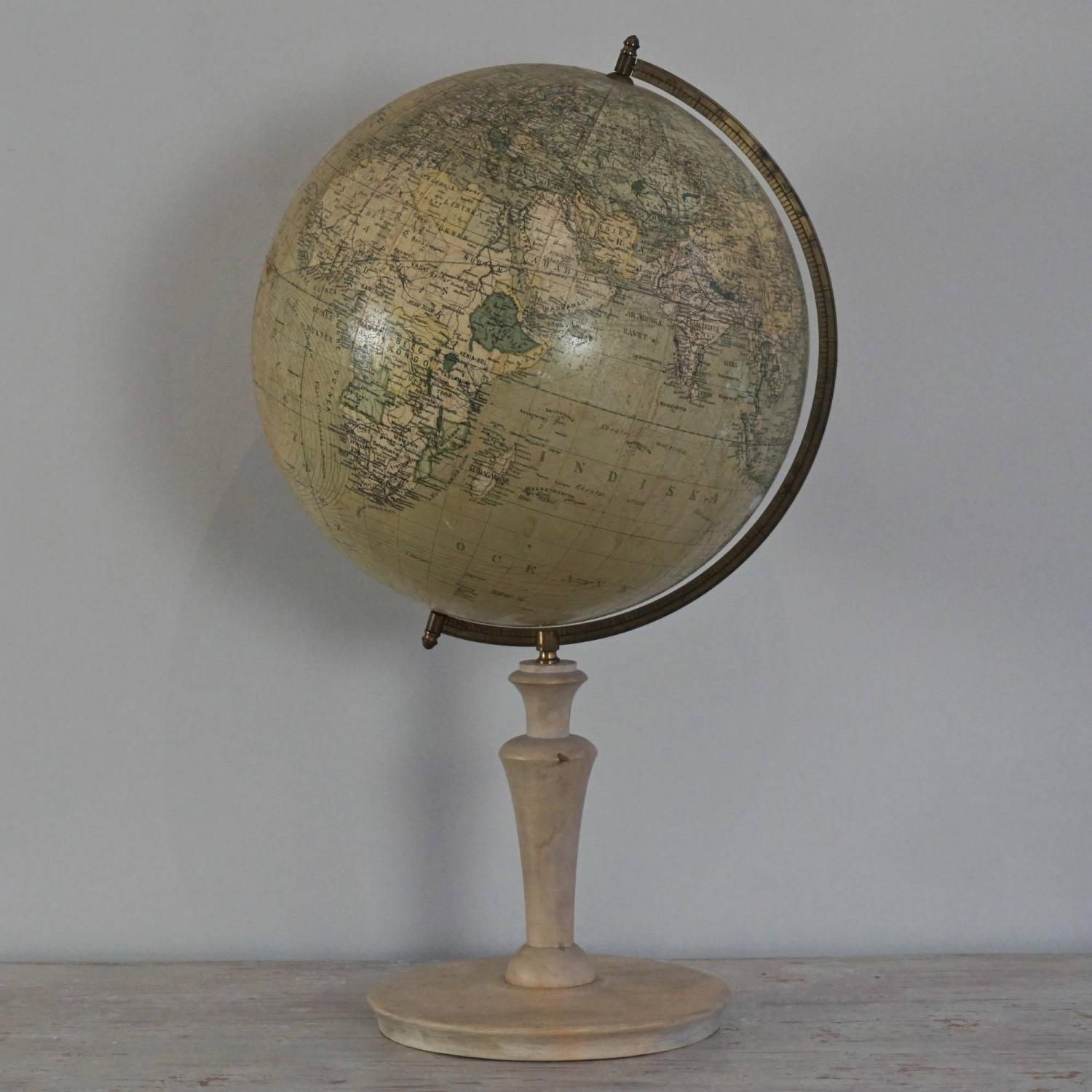 EARLY 20TH CENTURY SWEDISH GLOBE BY DR. NEUSE