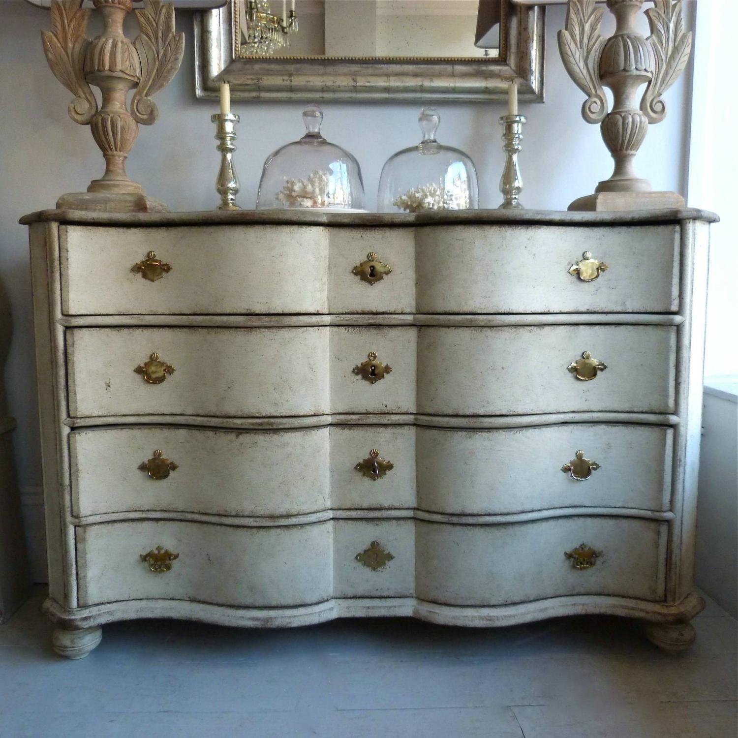 EXCEPTIONAL SCANDANAVIAN ROCOCO CHEST OF DRAWERS