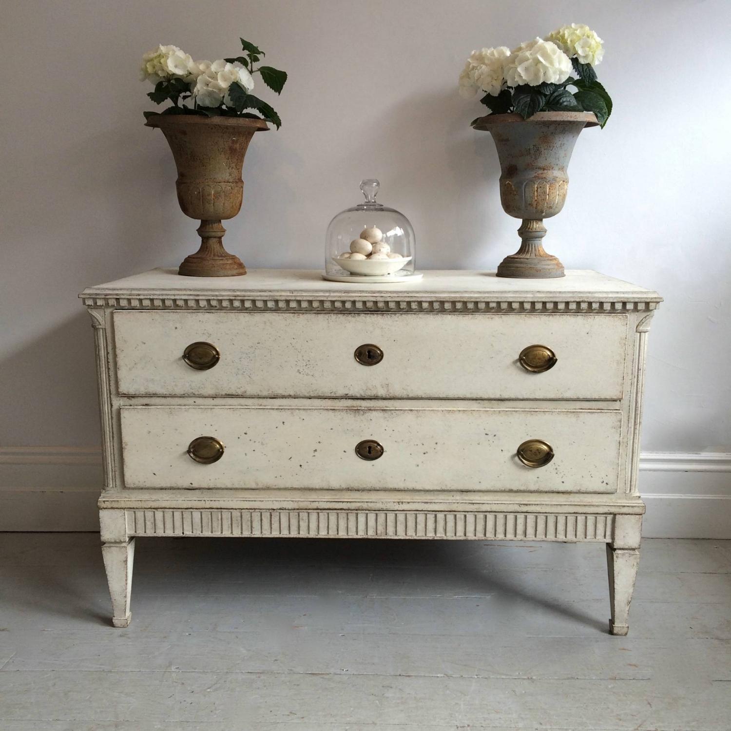 LARGE 19TH CENTURY GUSTAVIAN STYLE CHEST
