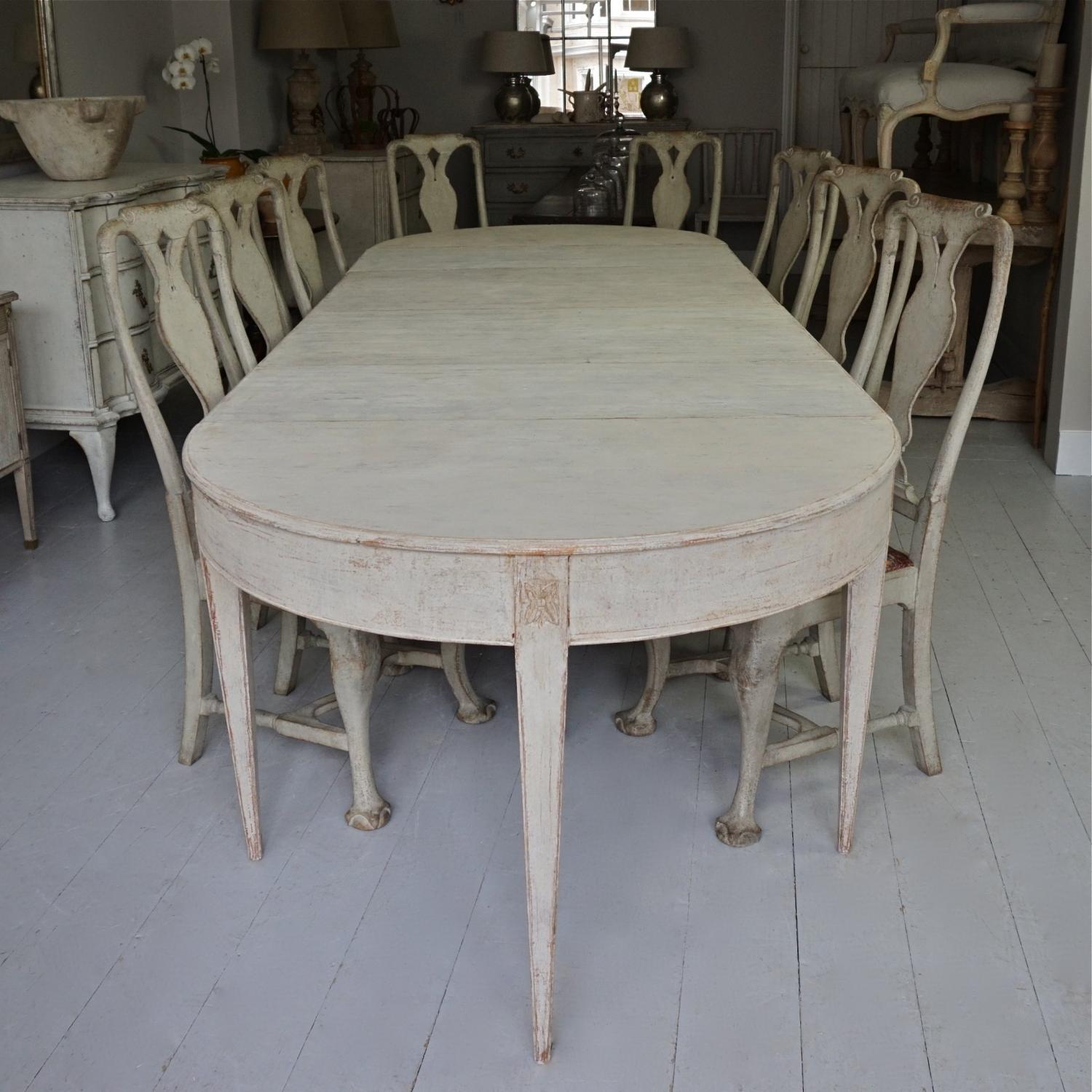GUSTAVIAN PERIOD EXTENDING DINING TABLE