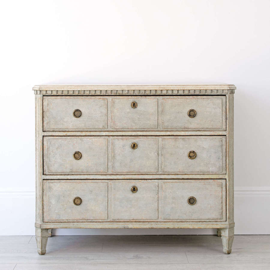 GUSTAVIAN STYLE COMMODE