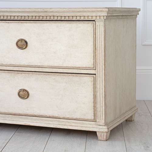 MAXIMUS GUSTAVIAN TV CHEST
